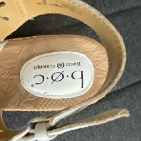 B.O.C. White Flower Cut Out Leather Cork Casual Summer Sandal- Sz-9 - Picture 10 of 16